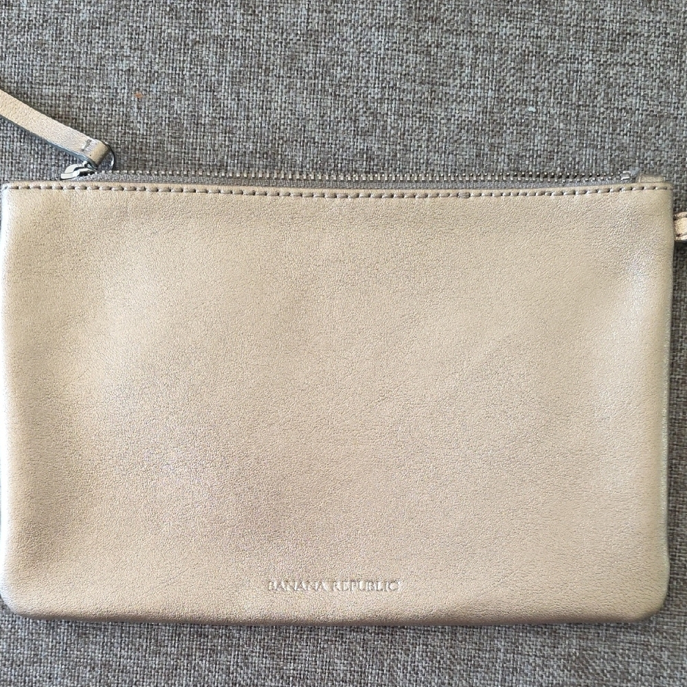 Banana Republic Clutch With XO Design - Picture 4 of 5